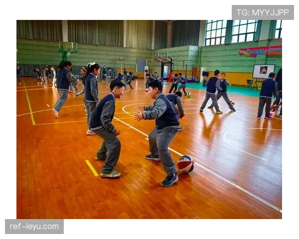 篮球基本功教学：如何正确理解持球启动规则并运用到实战